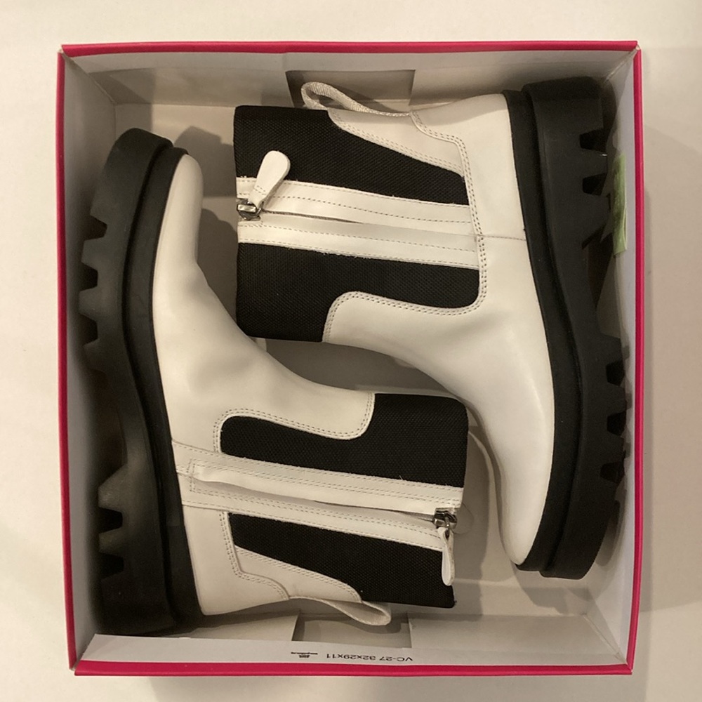 NIB Vince Camuto Kaskona Boots, Size Women’s 8.5,‎ Coconut Cream, Lug sole - Picture 3 of 9